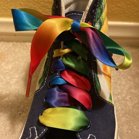 Limited Edition Crayola Off The Wall, Hi Top Sk8 Vans. Custom rainbow laces. - Picture 8 of 8